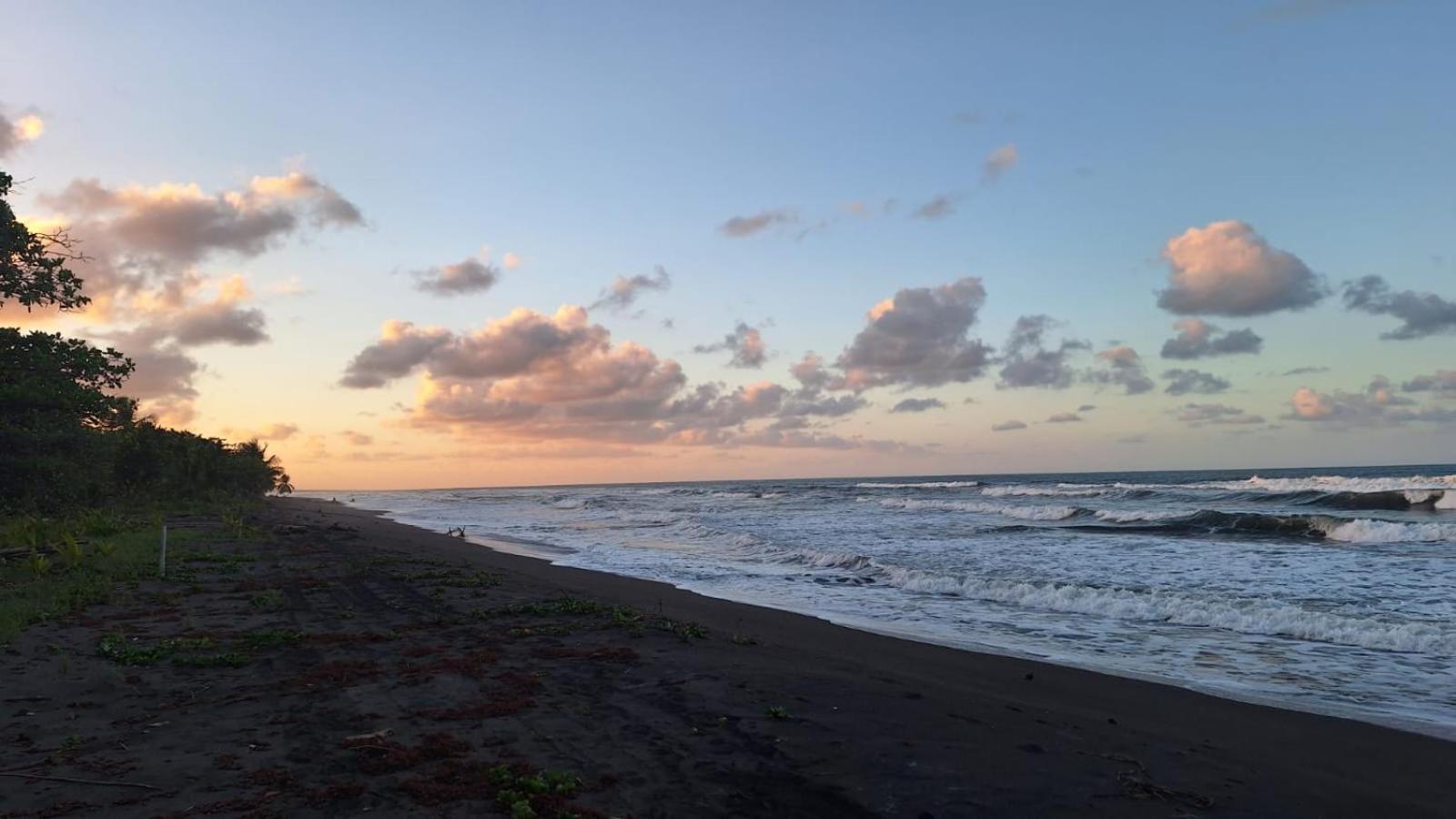 Laguna Caldera Lodge Siqurres Da Alegria Экстерьер фото